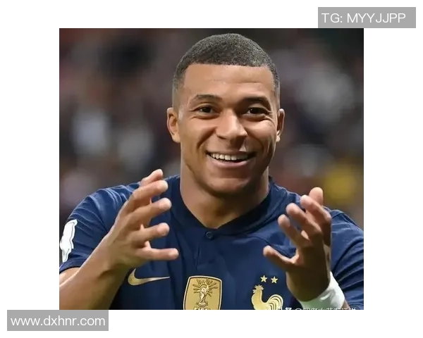 全球足球界的传奇巨星盘点谁才是真正的GOAT之争