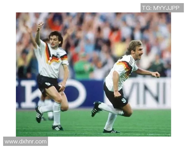 历届足球明星队队服的演变与设计风格探讨