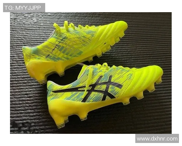 足球明星女神推荐好鞋让你在球场上尽显风采与魅力